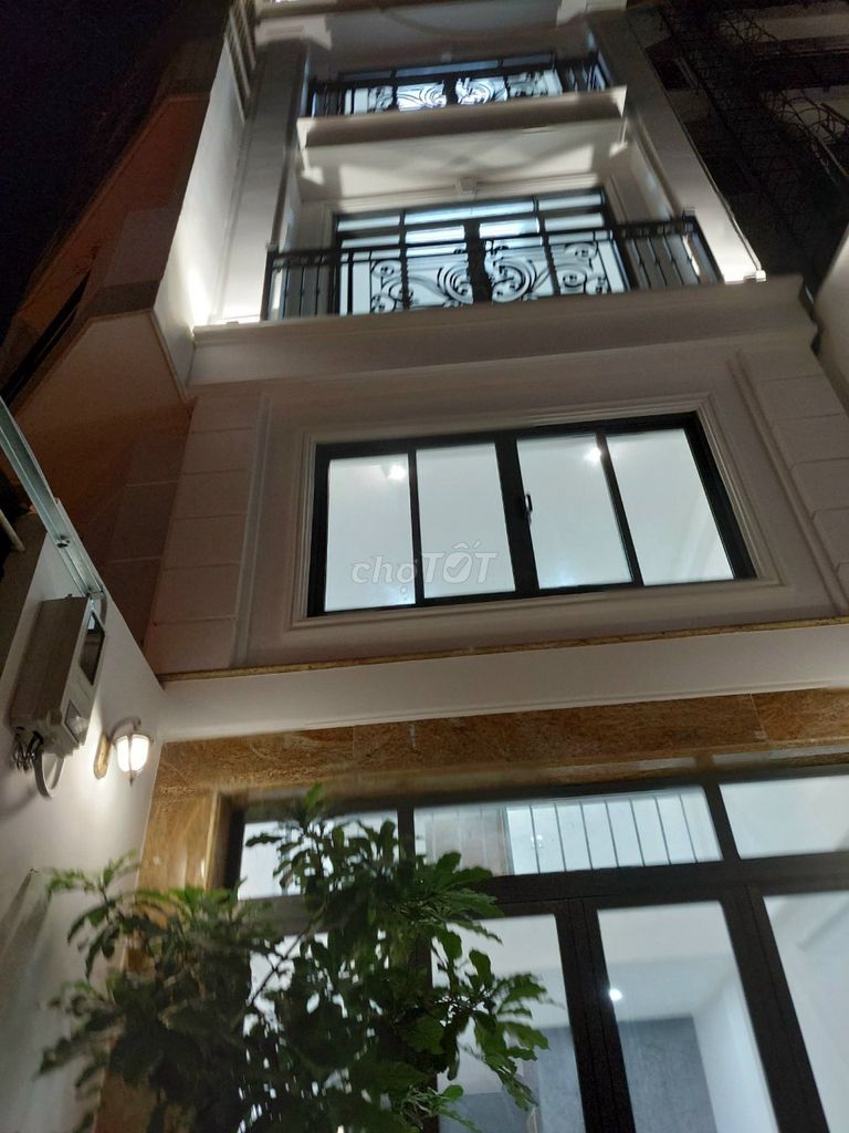 Nhà mặt tiền(158m2), 5 phòng ngủ, đường Nguyễn Lâm, Q.Bình Thạnh