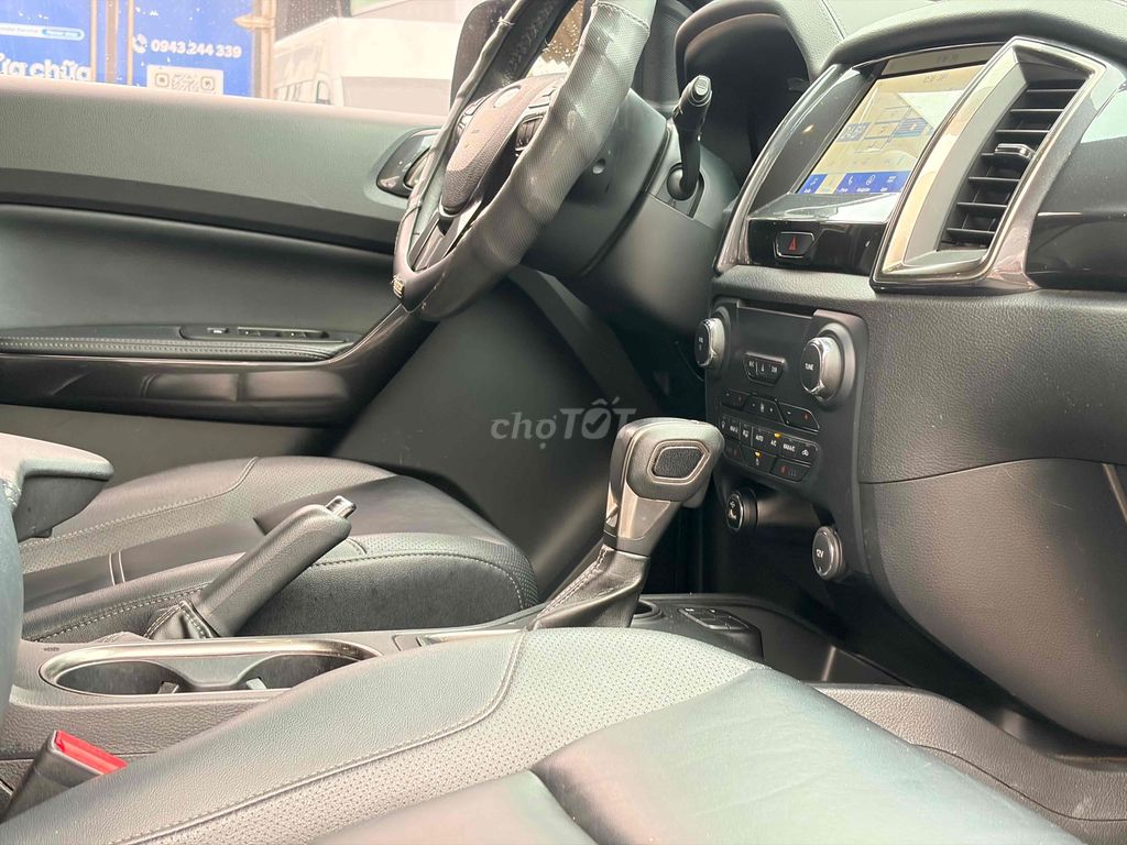 Ford Everest 2021 4x2 2.0 Titanium - 84000 km. Mua bán Ô tô tại Quận 3 Tp Hồ Chí Minh được đăng bởi Lâm Nhật hình 4