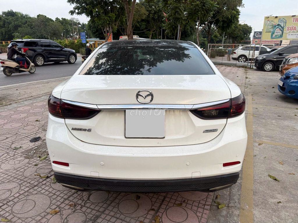 Mazda 6 2.0AT 2016 Trắng 9 vạn