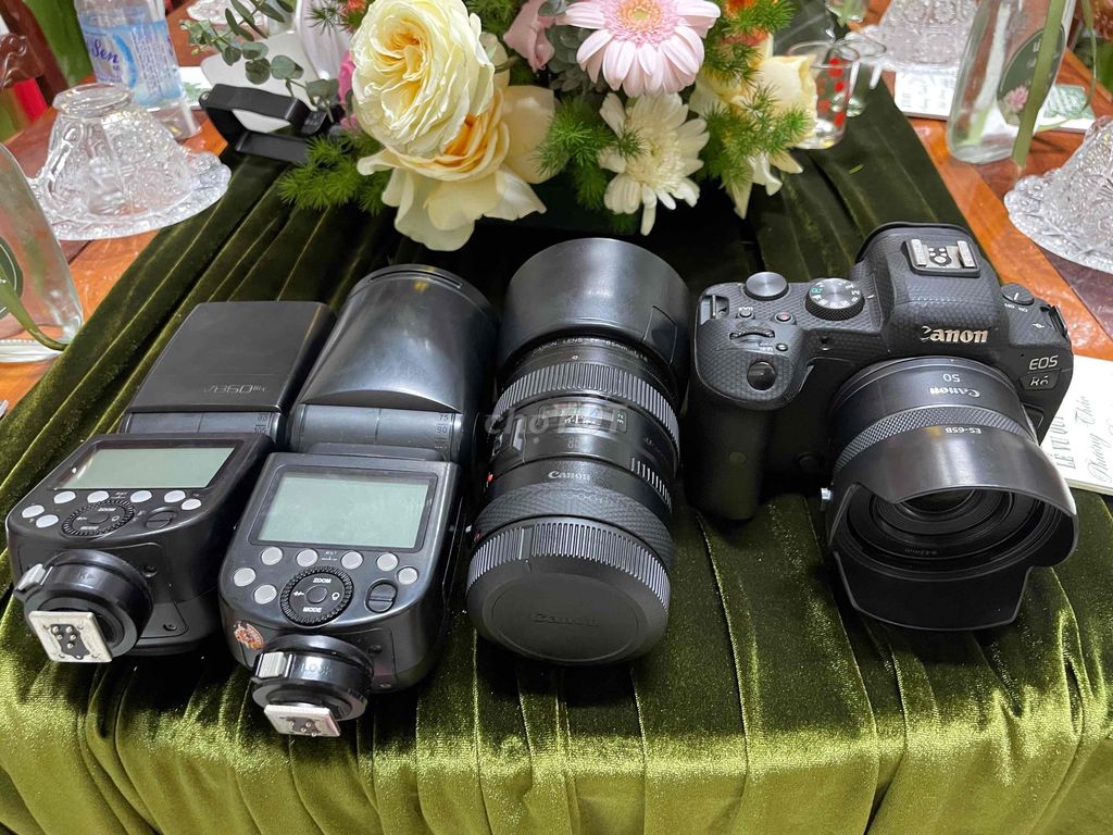 Máy ảnh Canon EOS R6 Đen. Mua bán Máy ảnh, Máy quay tại Huyện Cái Bè Tiền Giang được đăng bởi Duy Khanh hình 1