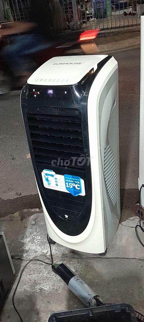 Quạt hơi nước hiệu Sunhouse, 20 lít, 200w.