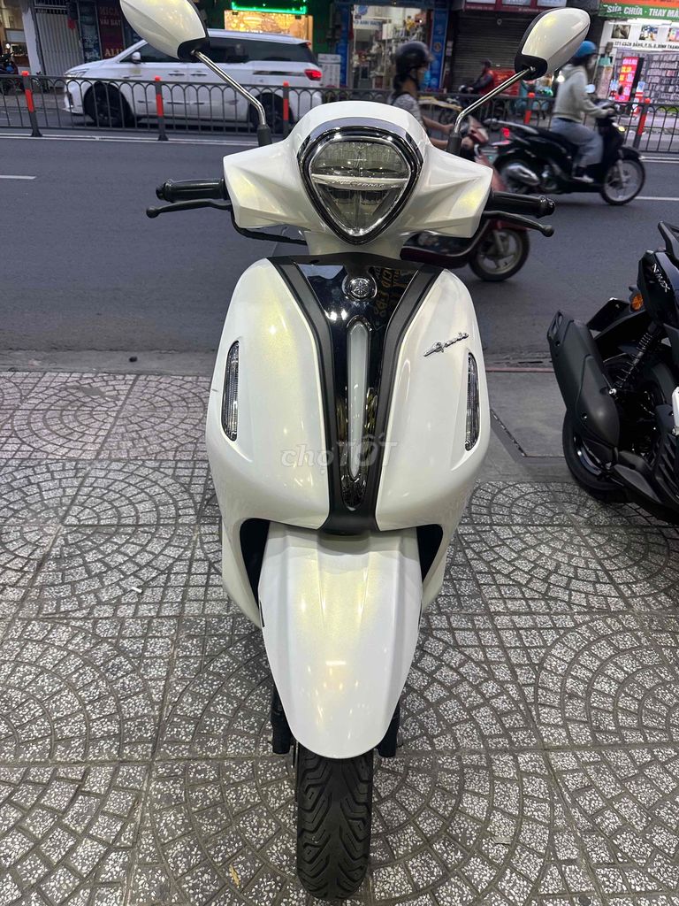 Белая нефритовая бутылка Grande Limited ABS Smartkey 6/2023