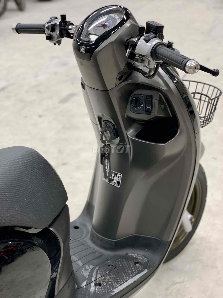Honda Scoopy 2022 chính chủ BSTP đen bóng đẹp zin. Mua bán Xe máy tại Thành phố Thủ Đức Tp Hồ Chí Minh được đăng bởi Khương Phan hình 16