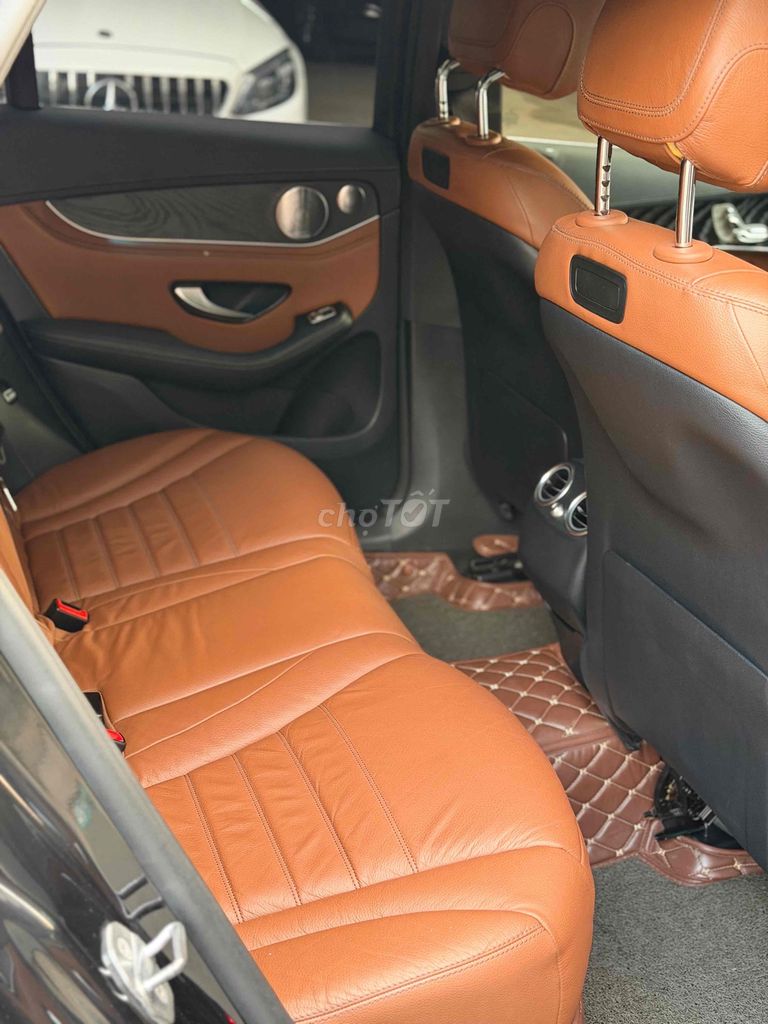 Mercedes-Benz GLC300 2019 Form mới Đen 78000 km. Mua bán Ô tô tại Quận 7 Tp Hồ Chí Minh được đăng bởi Thông Sport  hình 14