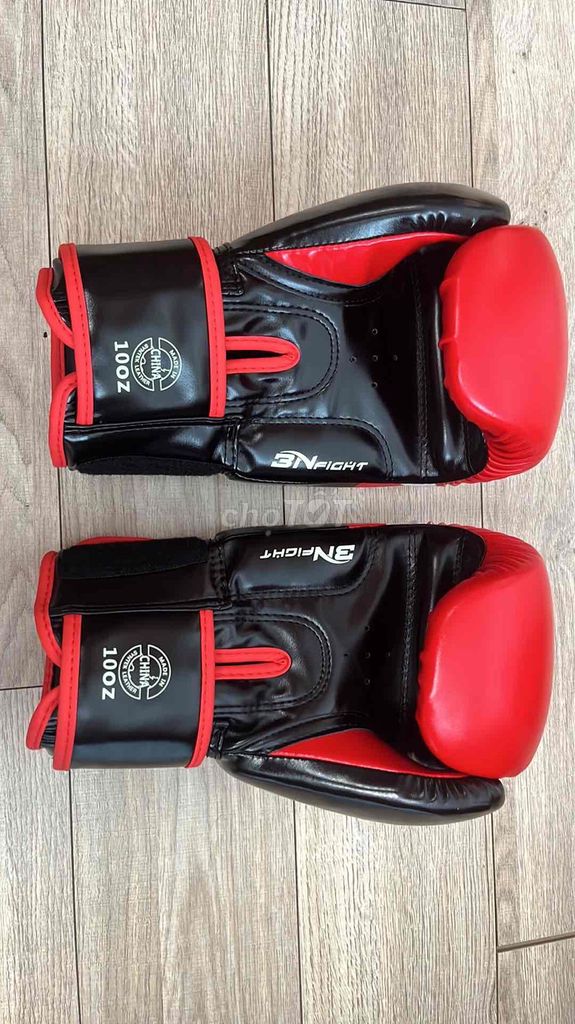 Găng tay boxing BN Đỏ, Đen 10OZ
