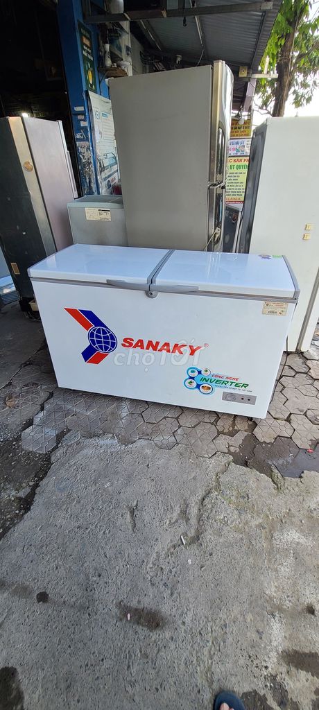 Tủ đông inverter sanaky 400 lit 4099a3 thanh lý.