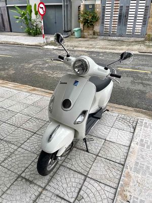 Vespa Lx150 Fi 2012 trắng ngọc trinh. Mua bán Xe máy tại Quận Ngũ Hành Sơn Đà Nẵng được đăng bởi Mr H