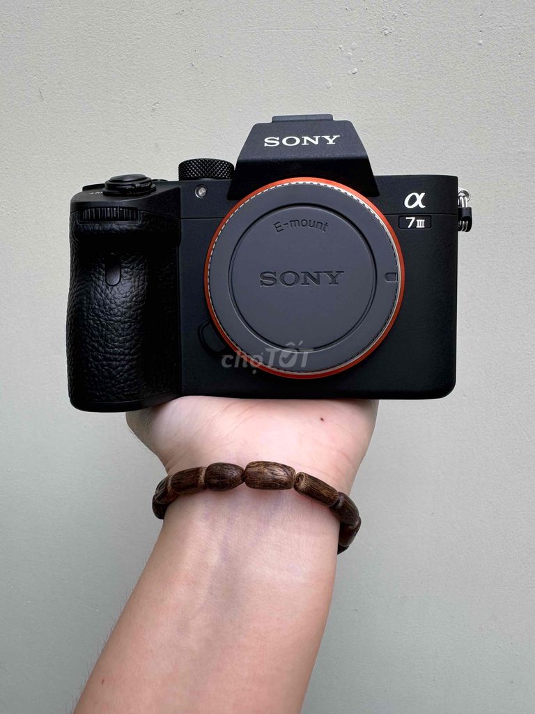 Sony A7III ( A73 ) xách US về mới 500 shot .