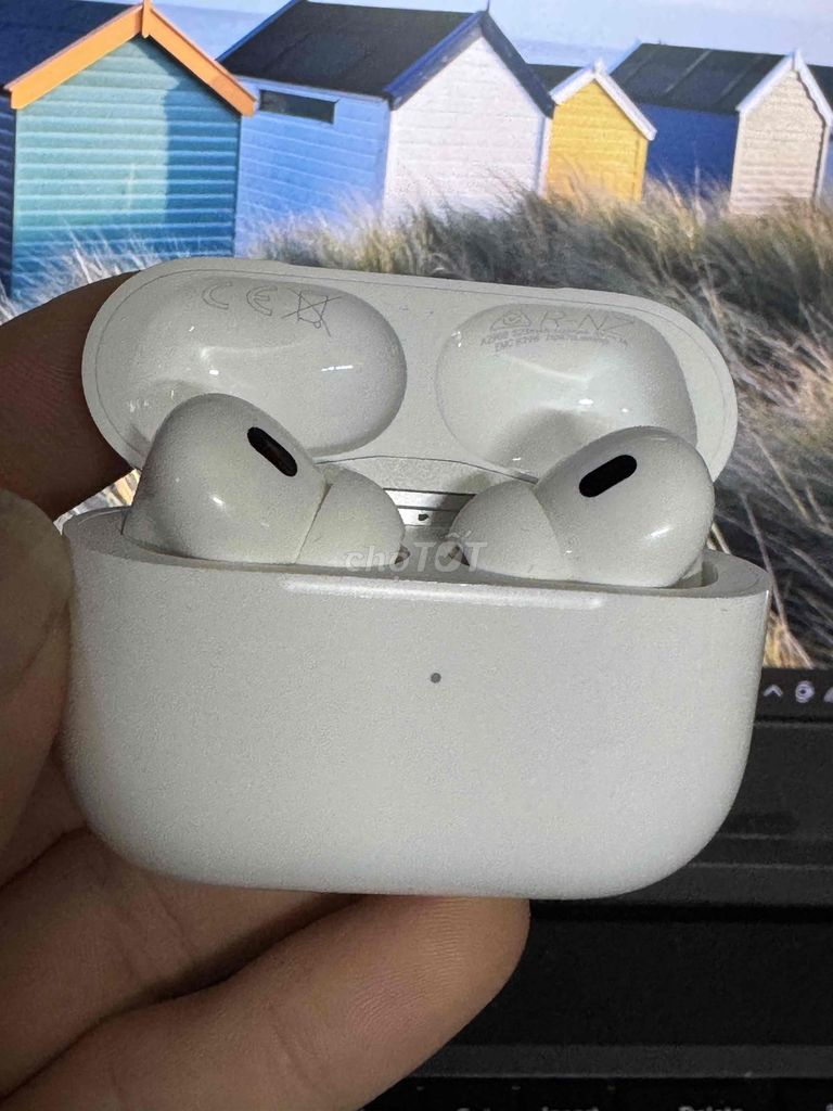 AirPods pro2  typec chính hãng tgdd còn bh. Mua bán Tivi, Âm thanh tại Quận Thanh Xuân Hà Nội được đăng bởi Thành Phát  hình 1