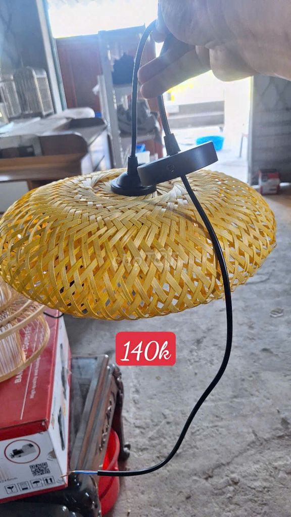 Đèn treo mây tre đan vàng. Mua bán Đèn tại Quận Ngũ Hành Sơn Đà Nẵng được đăng bởi Đồ Cũ TTpro hình 1