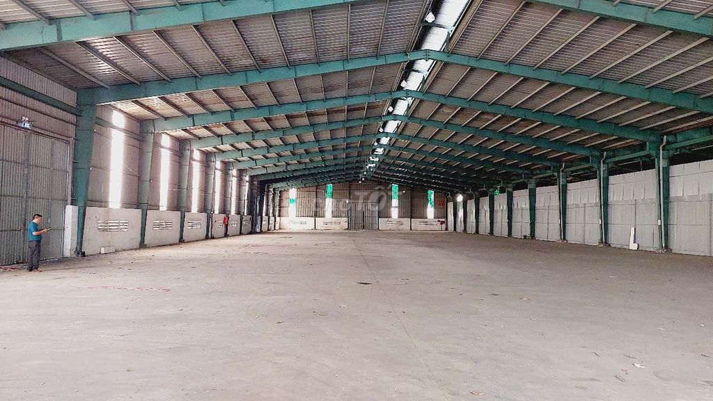 Cho thuê xưởng 2400m2 trong cụm KCN Tam Phước TP.Biên Hoà. Giá rẻ