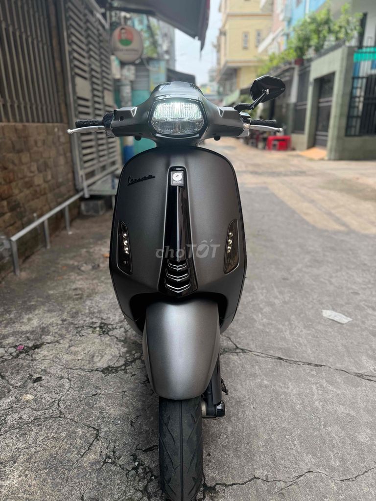 Vespa Sprint 2021 ABS iget номера Хошимина 9C