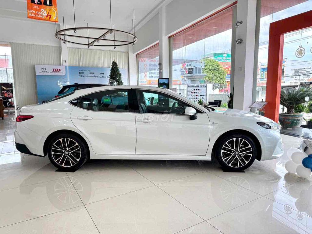 Toyota Camry Hybrid MID màu trắng tặng 100% thuế. Mua bán Ô tô tại Huyện Bình Chánh Tp Hồ Chí Minh được đăng bởi PHƯỚC LỚN TOYOTA hình 5