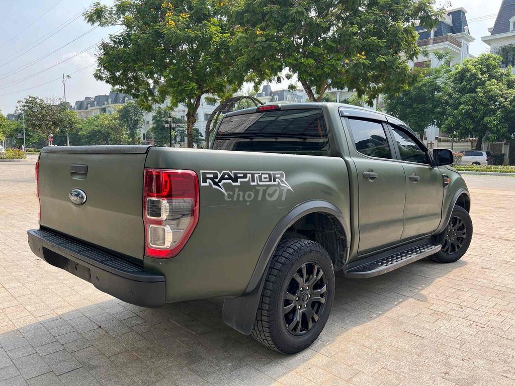 Ford Ranger XLS 2017, зелёный мох