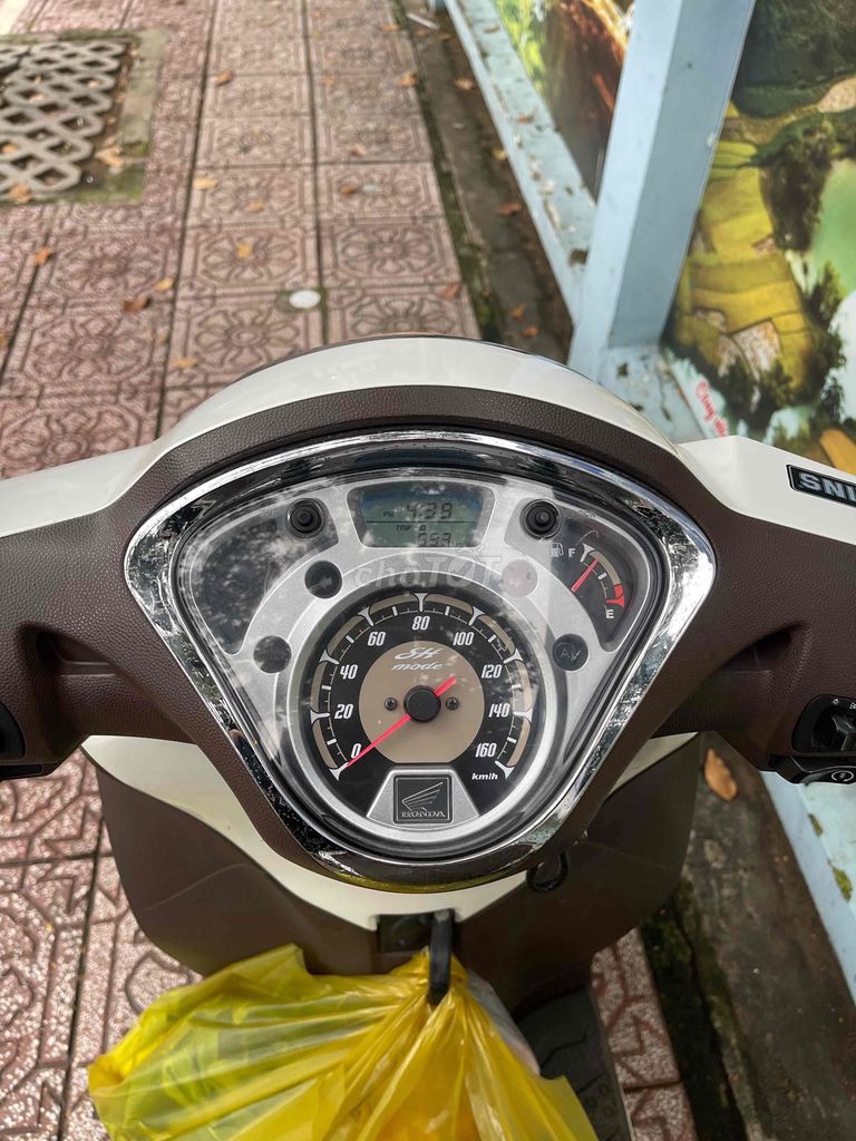 Honda SH Mode 2016 Đặc biệt Trắng nâu tem gold0000. Mua bán Xe máy tại Quận 10 Tp Hồ Chí Minh được đăng bởi Shop Chất hình 5