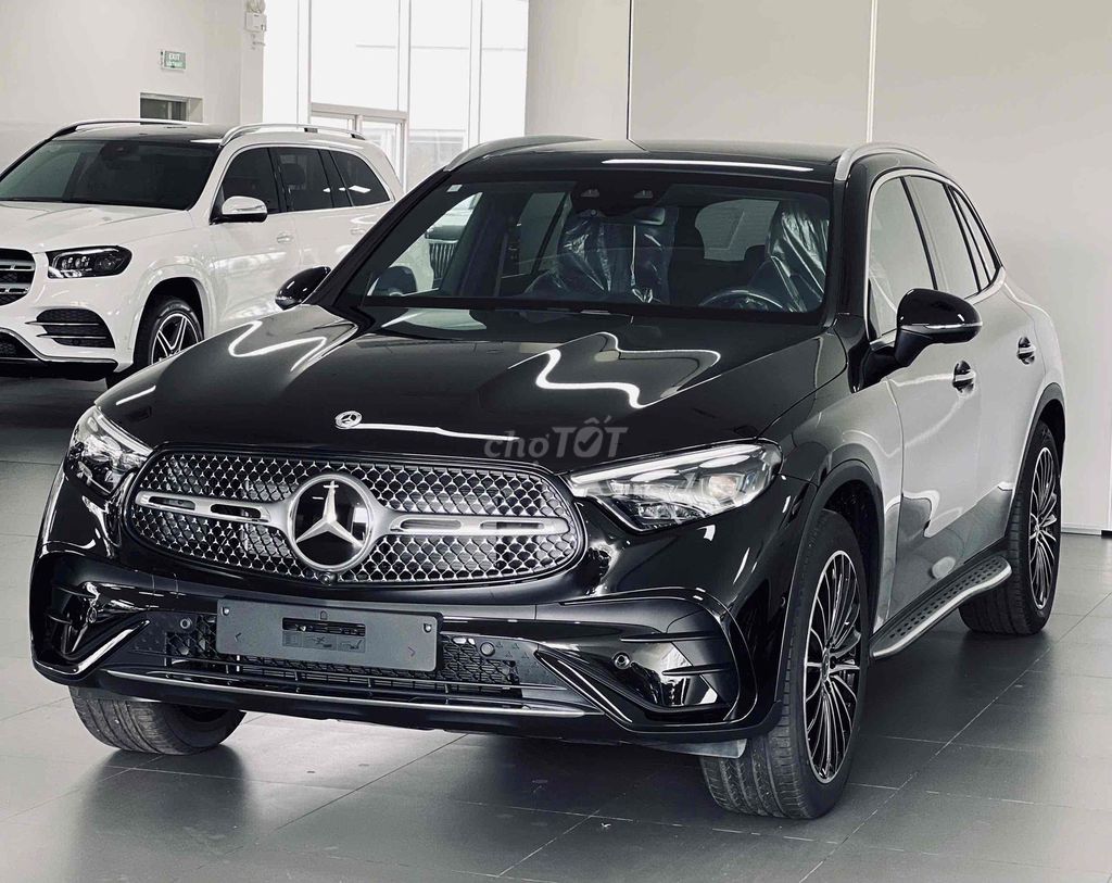 Cần bán GLC300 lướt chuẩn 1.000km. Mua bán Ô tô tại Quận 7 Tp Hồ Chí Minh được đăng bởi Huy Huỳnh hình 4