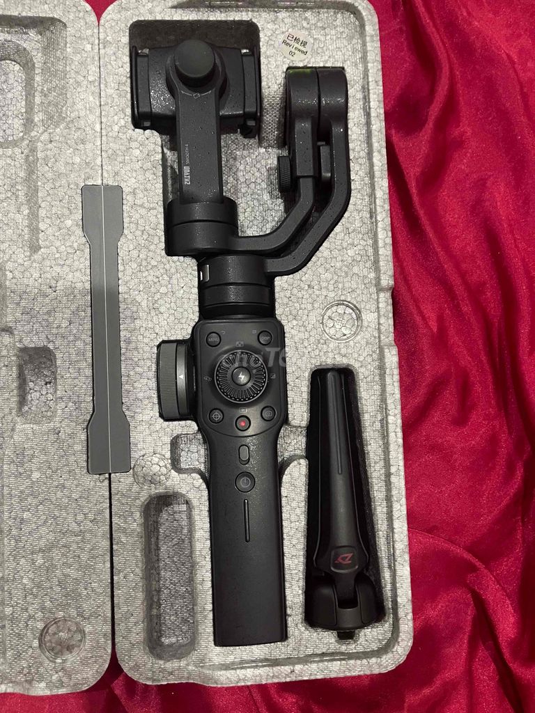 Gimbal điện thoại Zhiyun Đen Mới. Mua bán Phụ kiện (Màn hình, Chuột...) tại Huyện Đất Đỏ Bà Rịa - Vũng Tàu được đăng bởi Huynh tâm hình 1
