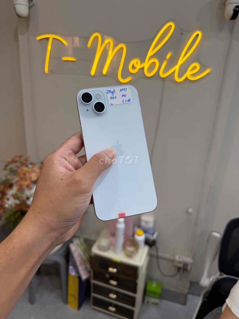 15 Plus 256Gb Quốc Tế màn oled đẹp pin 92%. Mua bán Điện thoại tại Quận Thanh Xuân Hà Nội được đăng bởi Ngô Tráng T Mobile hình 1
