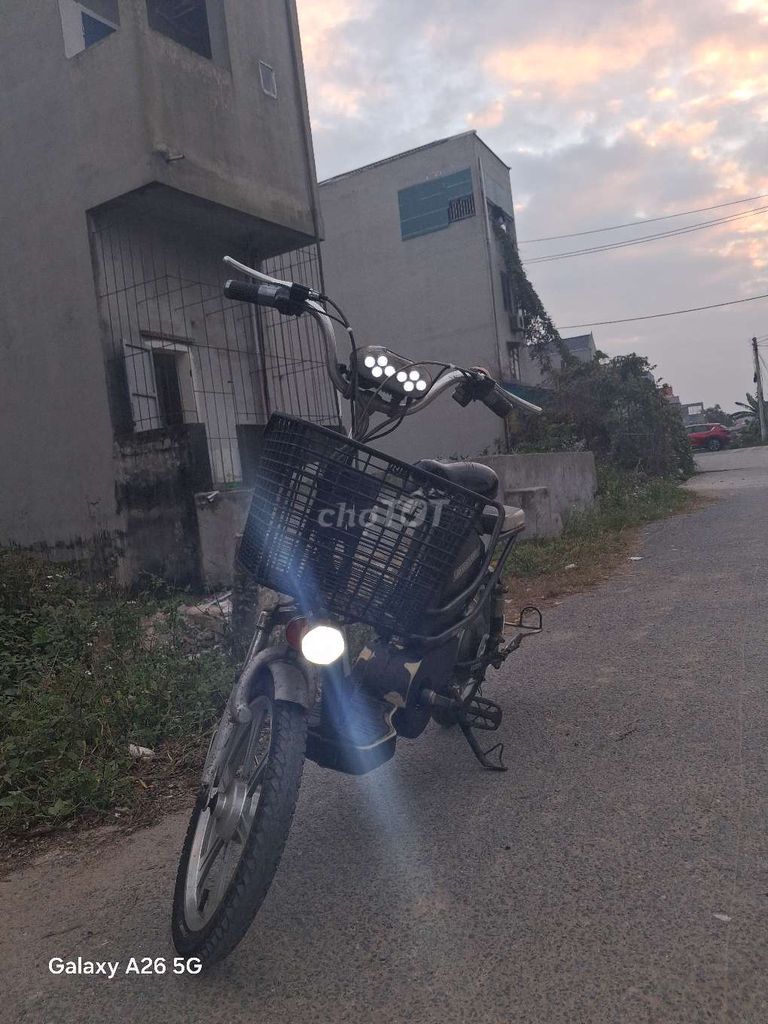 Xe đạp điện Bridgestone Đen Đã sử dụng. Mua bán Xe điện tại Huyện Vụ Bản Nam Định được đăng bởi Sói Xám hình 2