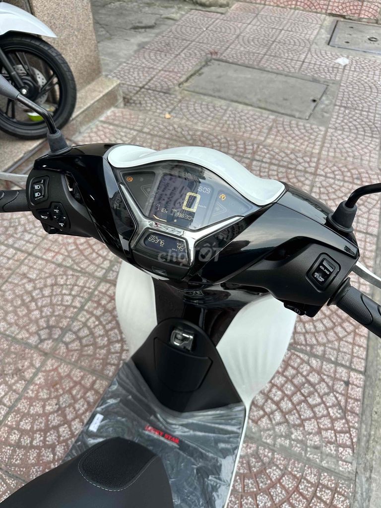 Honda SH 125i ABS 2021 Белый 9630 км Свои документы