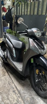 Honda SH Mode 2023 Chống ABS Xám 12000 km. Mua bán Xe máy tại Quận 3 Tp Hồ Chí Minh được đăng bởi Linh Trần