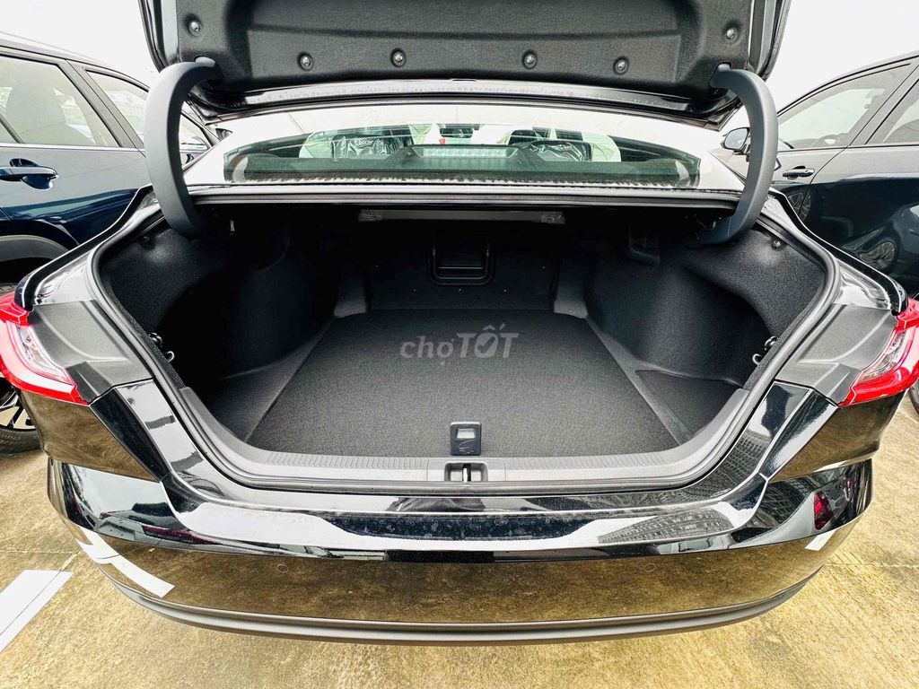 Toyota Camry - Giảm 100% Thuế Trước Bạ. Mua bán Ô tô tại Quận Gò Vấp Tp Hồ Chí Minh được đăng bởi Minh Duyên Toyota Gò Vấp hình 8