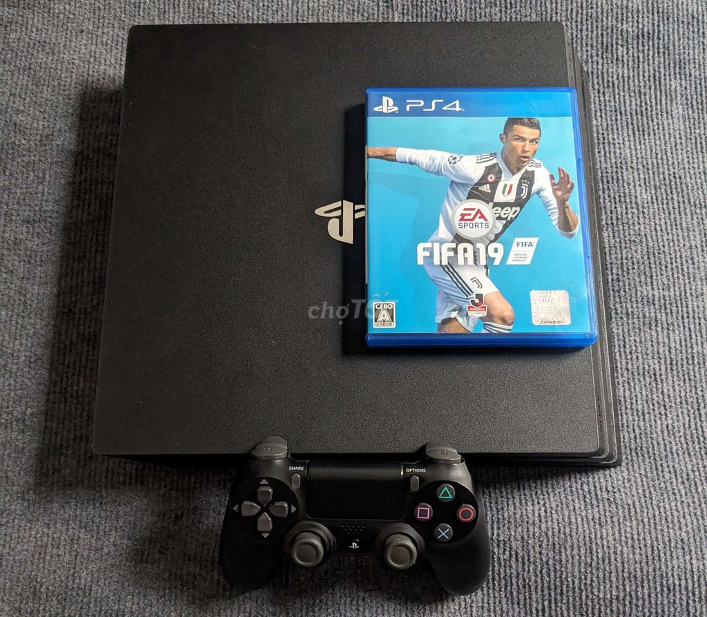 PS4 PRO 7218B /disc Fifa19