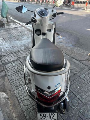 Yamaha Grande Trắng