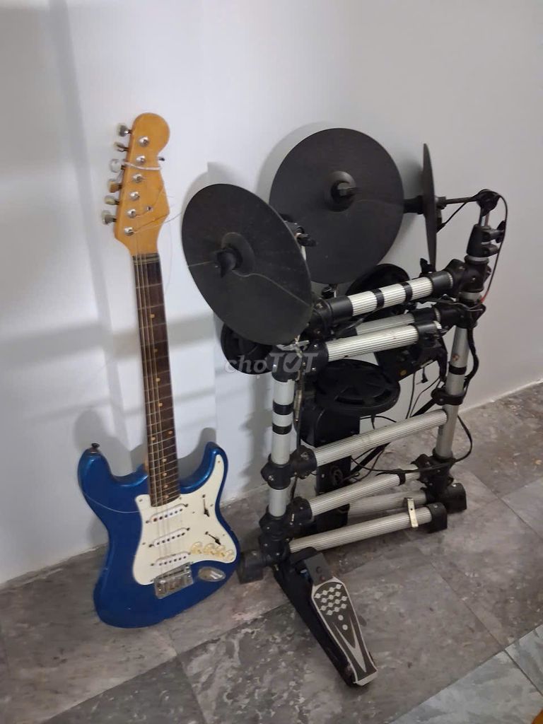 Bộ trống điện tử và Guitar điện Thanh Lý. Mua bán Nhạc cụ tại Quận Gò Vấp Tp Hồ Chí Minh được đăng bởi Tuyết Anh hình 1