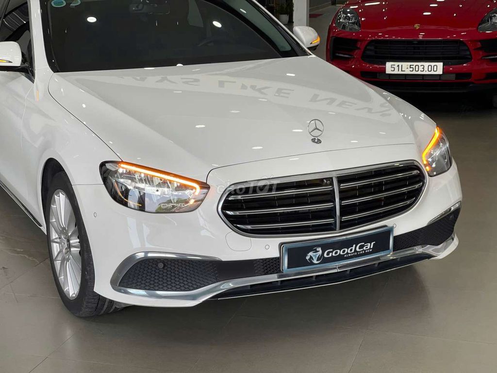 Эксклюзивный автомобиль Mercedes-Benz E200 V1 2022 Очень красивый