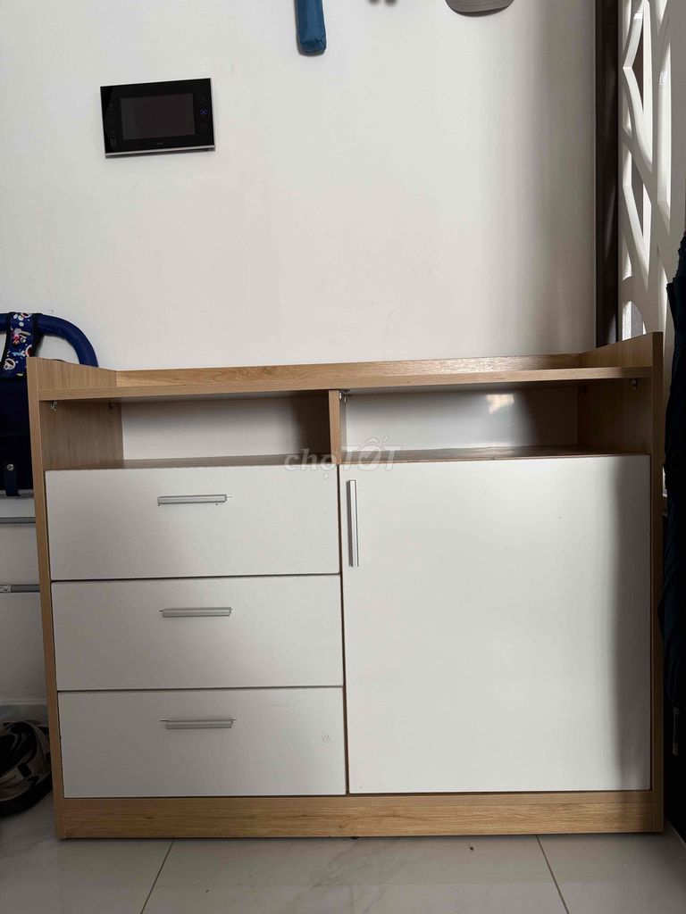 Tủ kệ gỗ hiện đại 100x35x81cm. Mua bán Tủ, kệ gia đình tại Quận 7 Tp Hồ Chí Minh được đăng bởi Quyên Thục hình 1