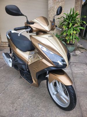 Air Blade.2014.smaskey còn rất đẹp.nguyên zin.1chủ. Mua bán Xe máy tại Quận Tân Phú Tp Hồ Chí Minh được đăng bởi Phan Tấn