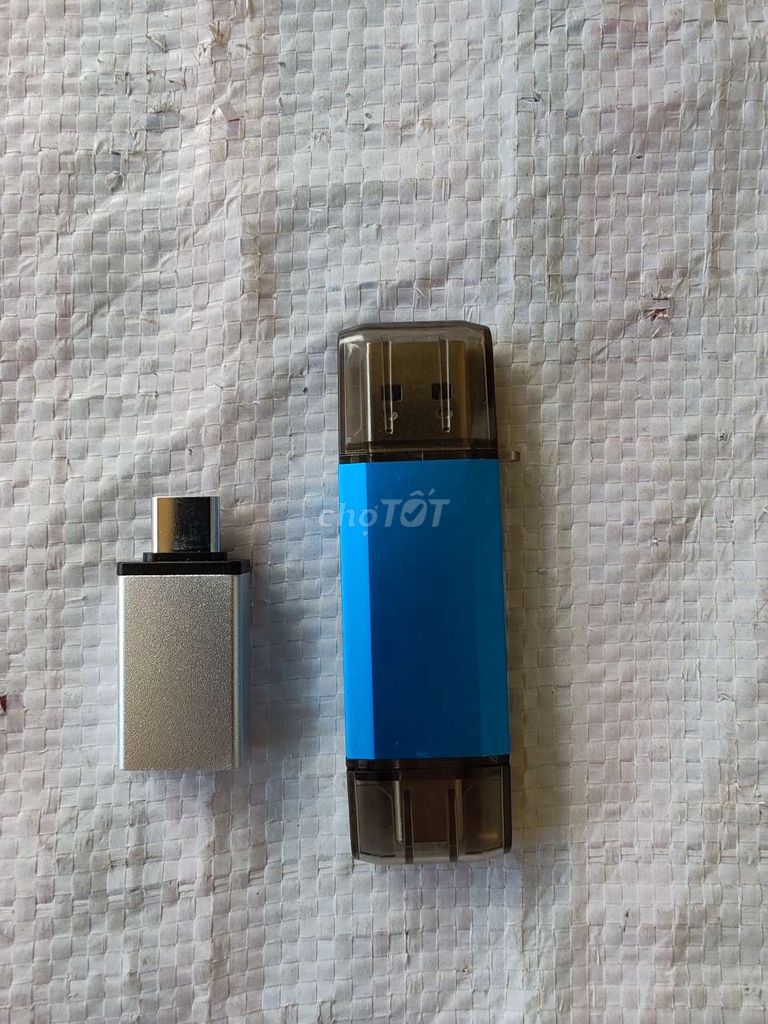 USB 64GB, màu xanh ..Sử dụng 2 cổng USB và Type C
