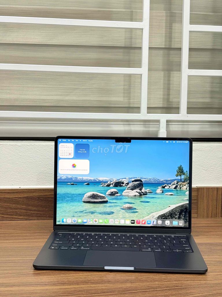 Macbook Air M4 16GB/256GB 99% Bh dài TGDĐ. Mua bán Laptop tại Quận Thanh Xuân Hà Nội được đăng bởi Nguyen Hung  hình 1