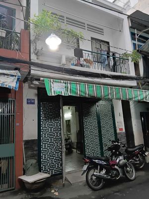 Nhà ngay sau lưng mặt tiền Trường sa!!. Mua bán nhà ở tại Quận 3 Tp Hồ Chí Minh được đăng bởi Nguyễn thị Diễm trinh 
