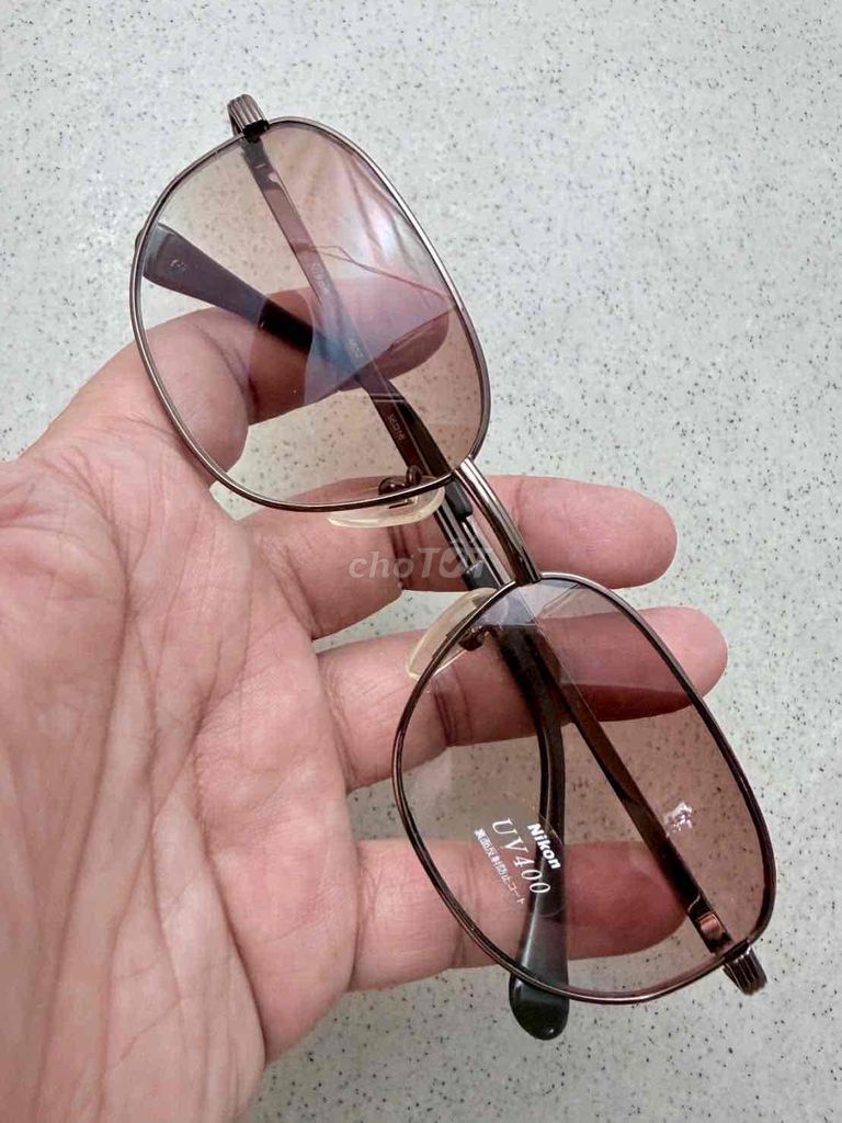 Kính râm Nikon Nhật Bản Nâu. Mua bán Phụ kiện thời trang khác tại Quận Hải Châu Đà Nẵng được đăng bởi Phước Vĩnh hình 1