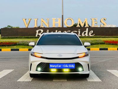 Toyota Camry 2.0Q sx 2025 đã lắp 100tr tiền đồ