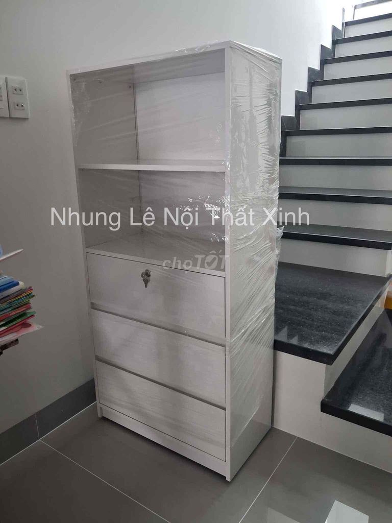 Tủ sách văn phòng 130cm x 60cm x 31cm. Mua bán Đồ dùng văn phòng tại Quận Sơn Trà Đà Nẵng được đăng bởi Nội Thất Xinh hình 1