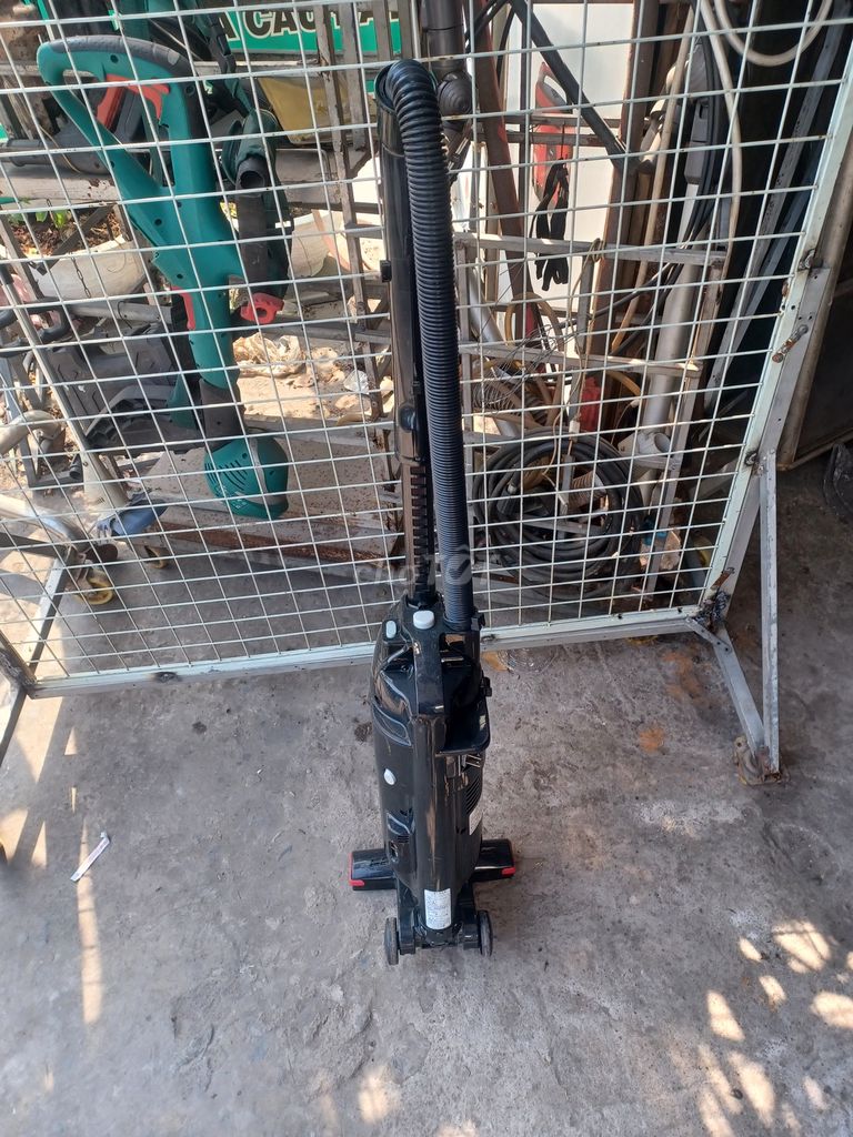 Máy hút bụi Hitachi 100V Đen Đỏ. Mua bán Thiết bị vệ sinh, nhà tắm tại Quận Ninh Kiều Cần Thơ được đăng bởi liem hình 1