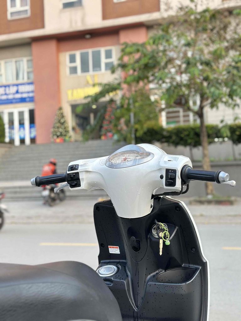 Yamaha Nozza Fi 2015 màu Trắng. Mua bán Xe máy tại Thành phố Thủ Đức Tp Hồ Chí Minh được đăng bởi Xe Máy Trường Thịnh hình 4