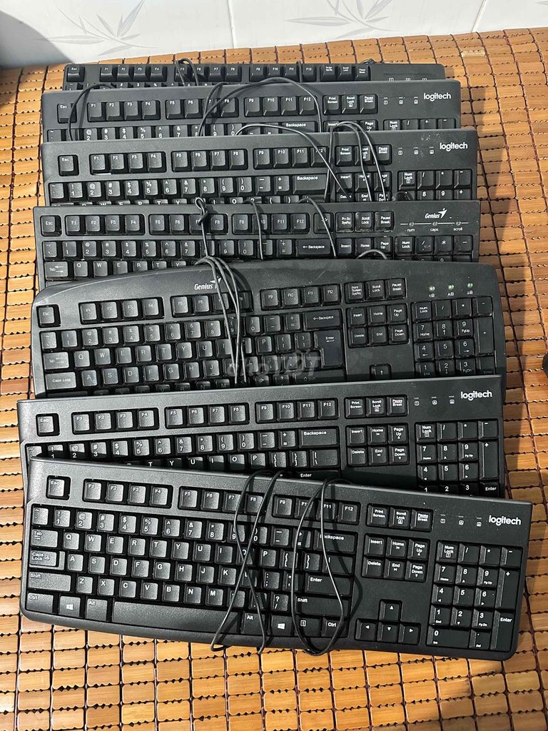 Bàn phím Logitech Đen Mới. Mua bán Phụ kiện (Màn hình, Chuột...) tại Thành phố Biên Hòa Đồng Nai được đăng bởi Hoàng Xuân Tường hình 1