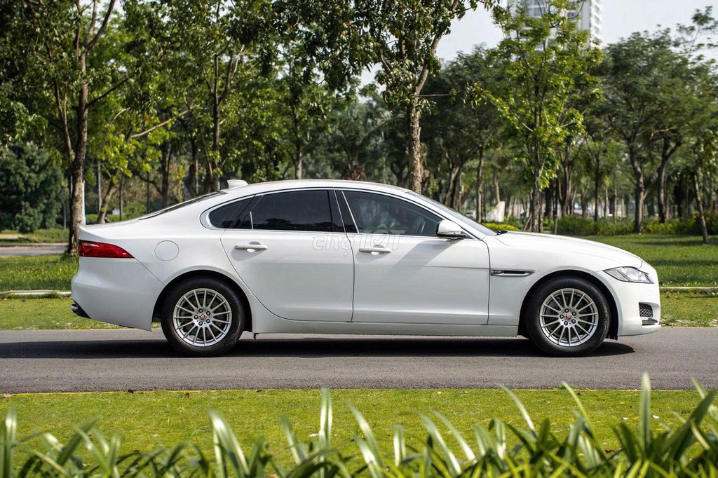 Jaguar XF 2016 PURE Trắng - 1 Chủ Từ Đầu. Mua bán Ô tô tại Quận 7 Tp Hồ Chí Minh được đăng bởi FatCar Auto hình 5