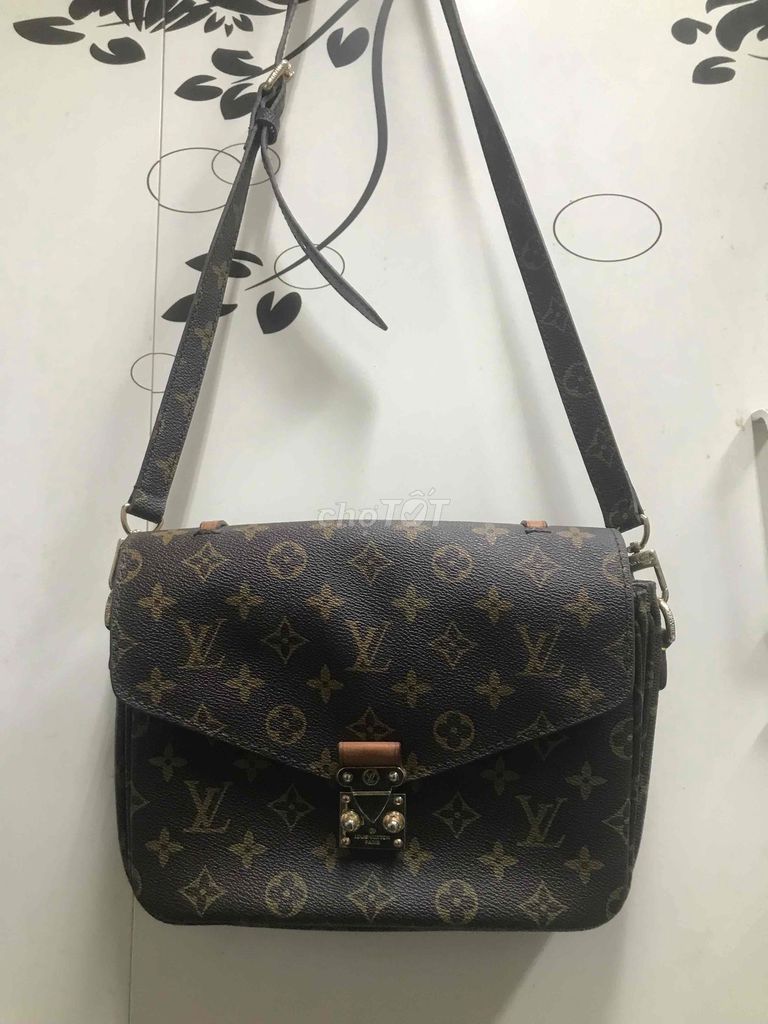 Túi xách Louis Vuitton hàng sách tay. Mua bán Túi xách tại Huyện Tân Phước Tiền Giang được đăng bởi Đồ Nhà Không Dùng hình 1