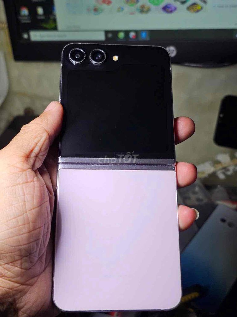 Samsung Z Flip 5 256GB giá rẻ. Mua bán Điện thoại tại Huyện Xuân Lộc Đồng Nai được đăng bởi Đức  hình 1