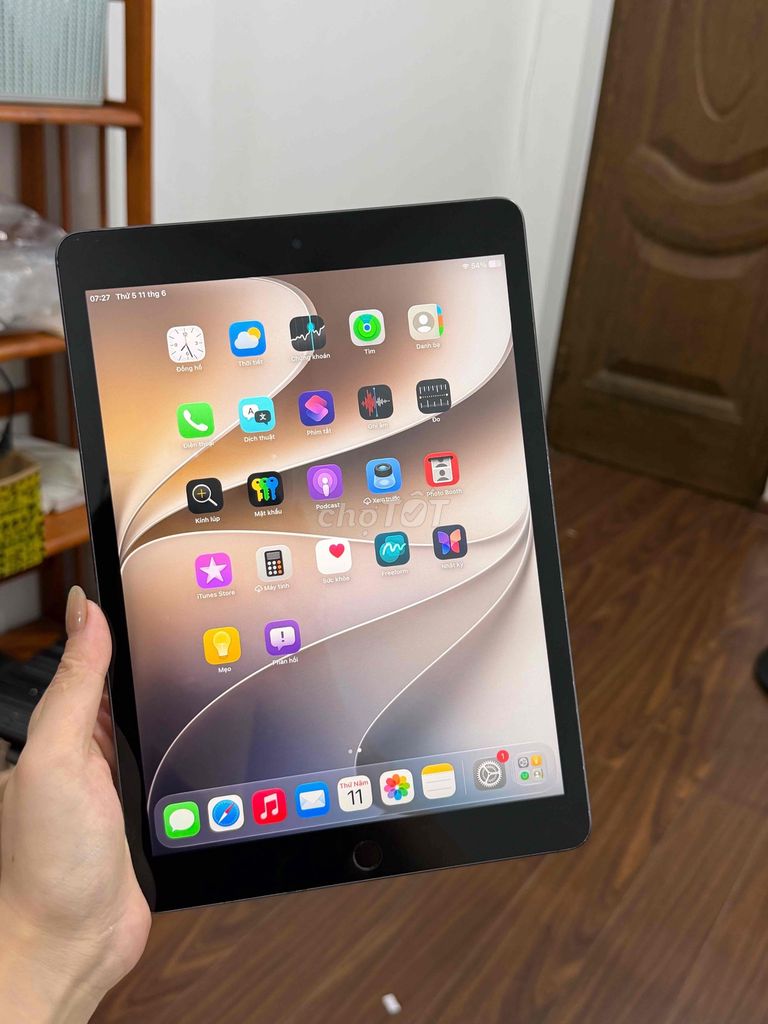 Apple iPad Gen 9 Wifi 64GB Xám. Mua bán Máy tính bảng tại Quận Hoàng Mai Hà Nội được đăng bởi Lã Bình iPad hình 1
