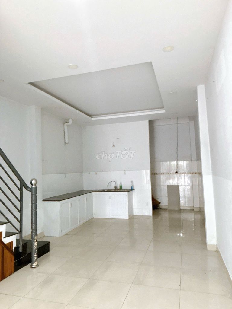 Аренда · 2 комн. · 72 м² · Quận Tân Phú, ул. Đường Cách Mạng
