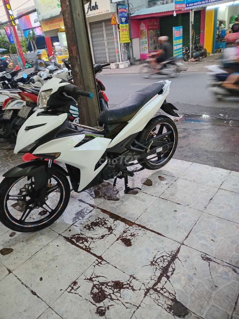 Yamaha Exciter màu Trắng. Mua bán Xe máy tại Quận Bình Tân Tp Hồ Chí Minh được đăng bởi Cường phát  hình 2