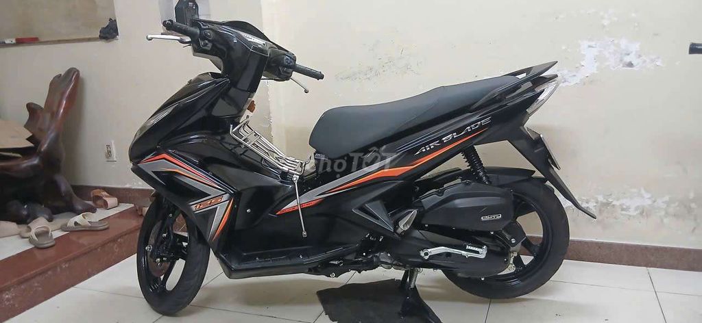 Honda Air Blade 125 2015 Đen. Mua bán Xe máy tại Quận 4 Tp Hồ Chí Minh được đăng bởi Tùng Đình Toại  hình 5