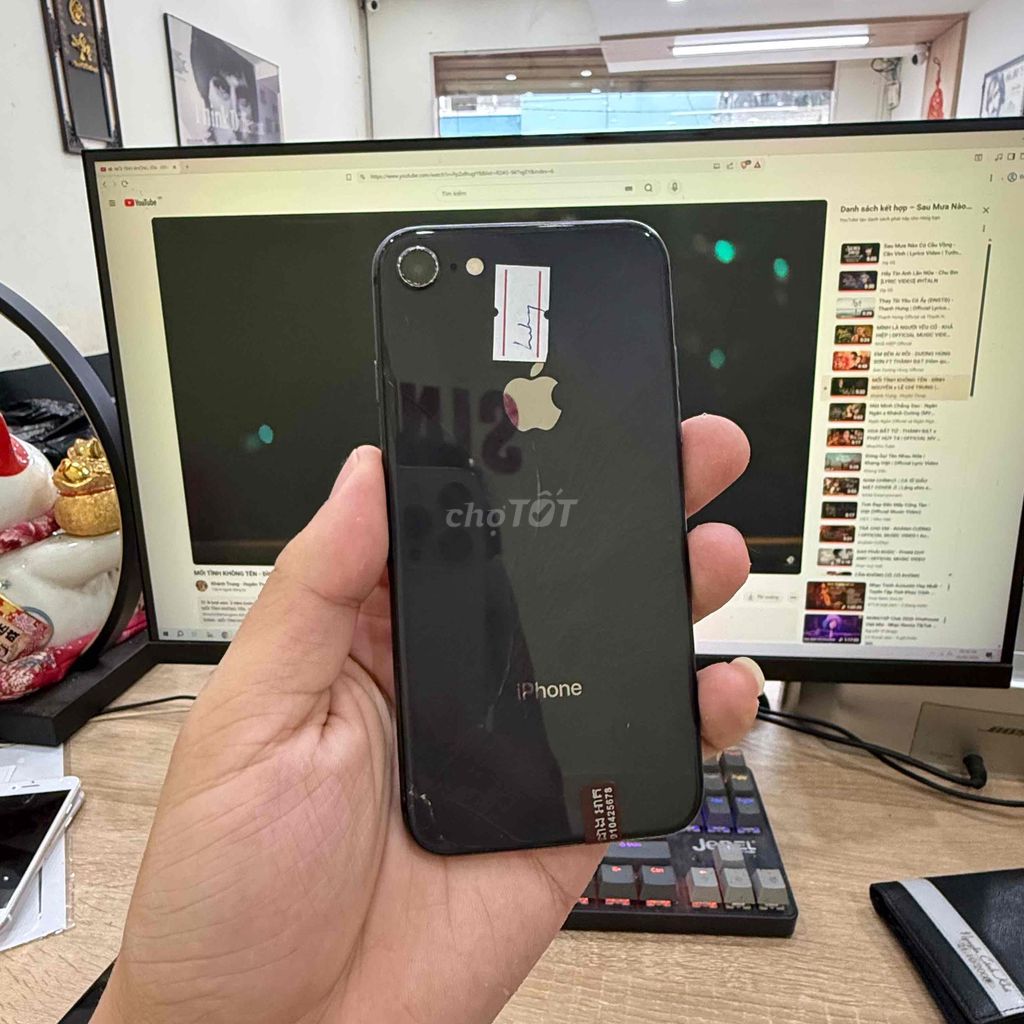 iPhone 8 64GB Đen Zin. Mua bán Điện thoại tại Quận Gò Vấp Tp Hồ Chí Minh được đăng bởi Nguyễn Cảnh Khá hình 1