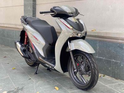 Mình nua ô tô nên có dư em SH 160i / 2024. Mua bán Xe máy tại Quận 12 Tp Hồ Chí Minh được đăng bởi Đoàn Vân Anh